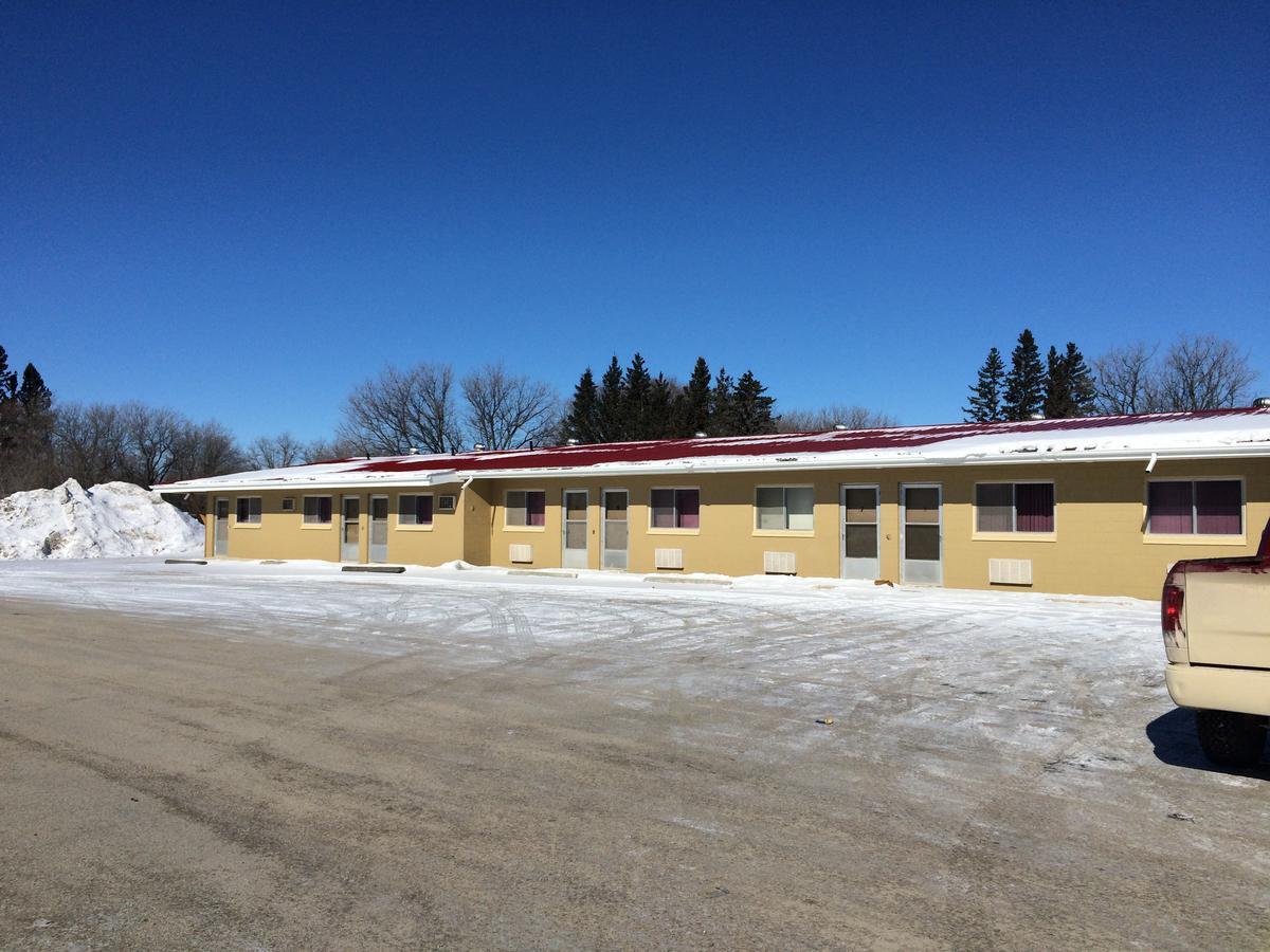 Fisher Branch Motor Hotel Exterior photo